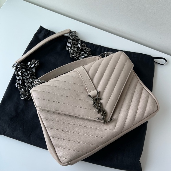 Saint Laurent medium College bag in nude quilted leather - Picture 2 of 9